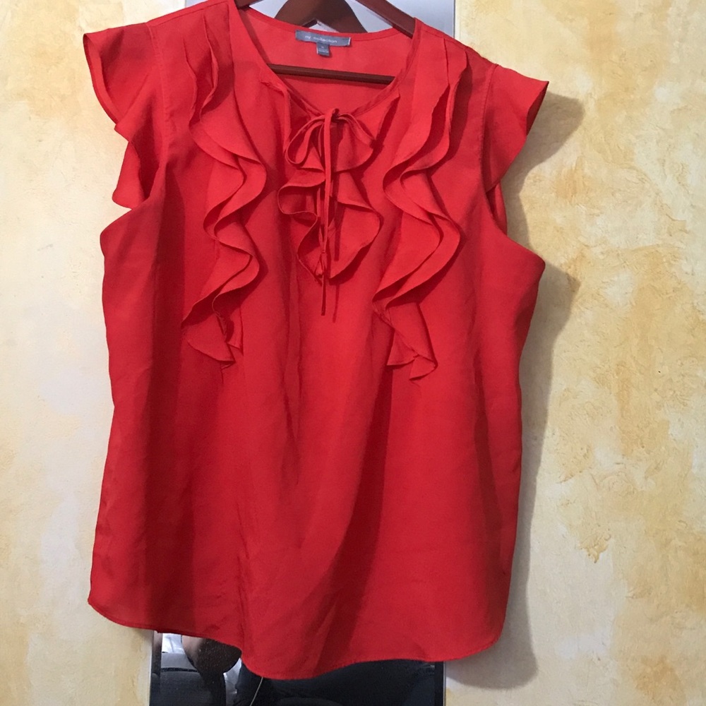 Pretty ruffle sleeveless top in red. Size XL.